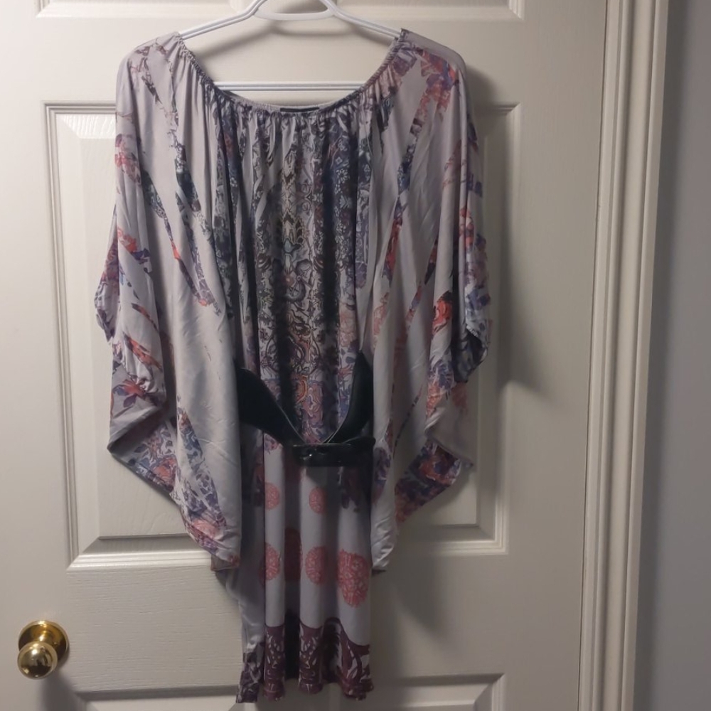 BNWOT - Flowy Printed top with belt